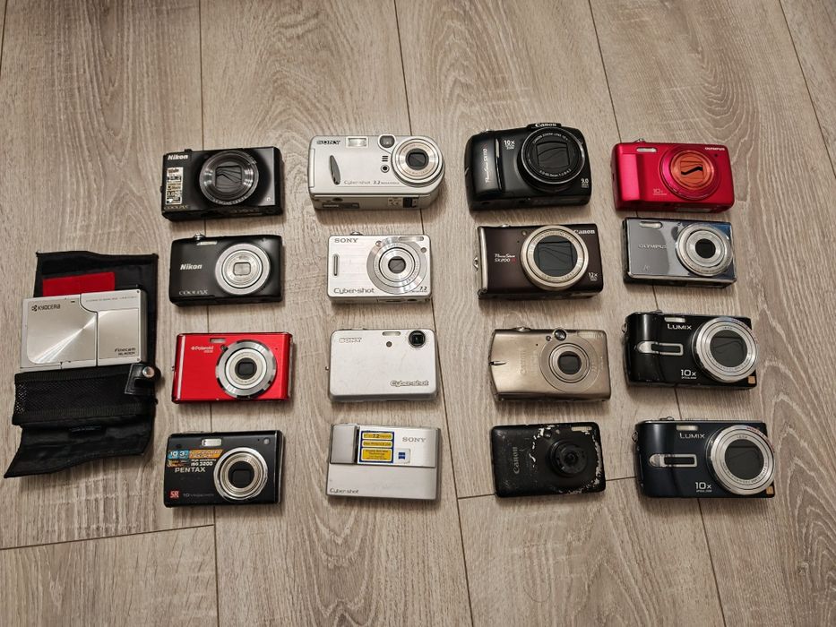 Lot aparate foto pentru piese