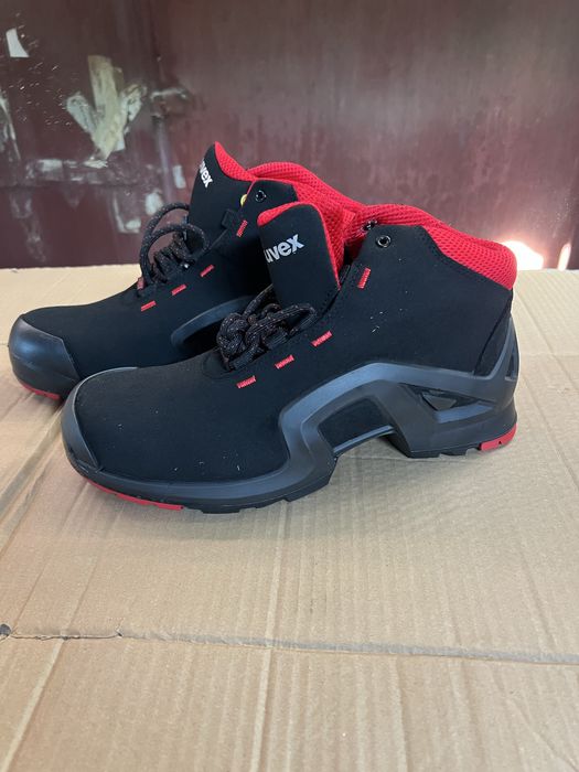 Vand bocanci protectie Uvex marimea 45