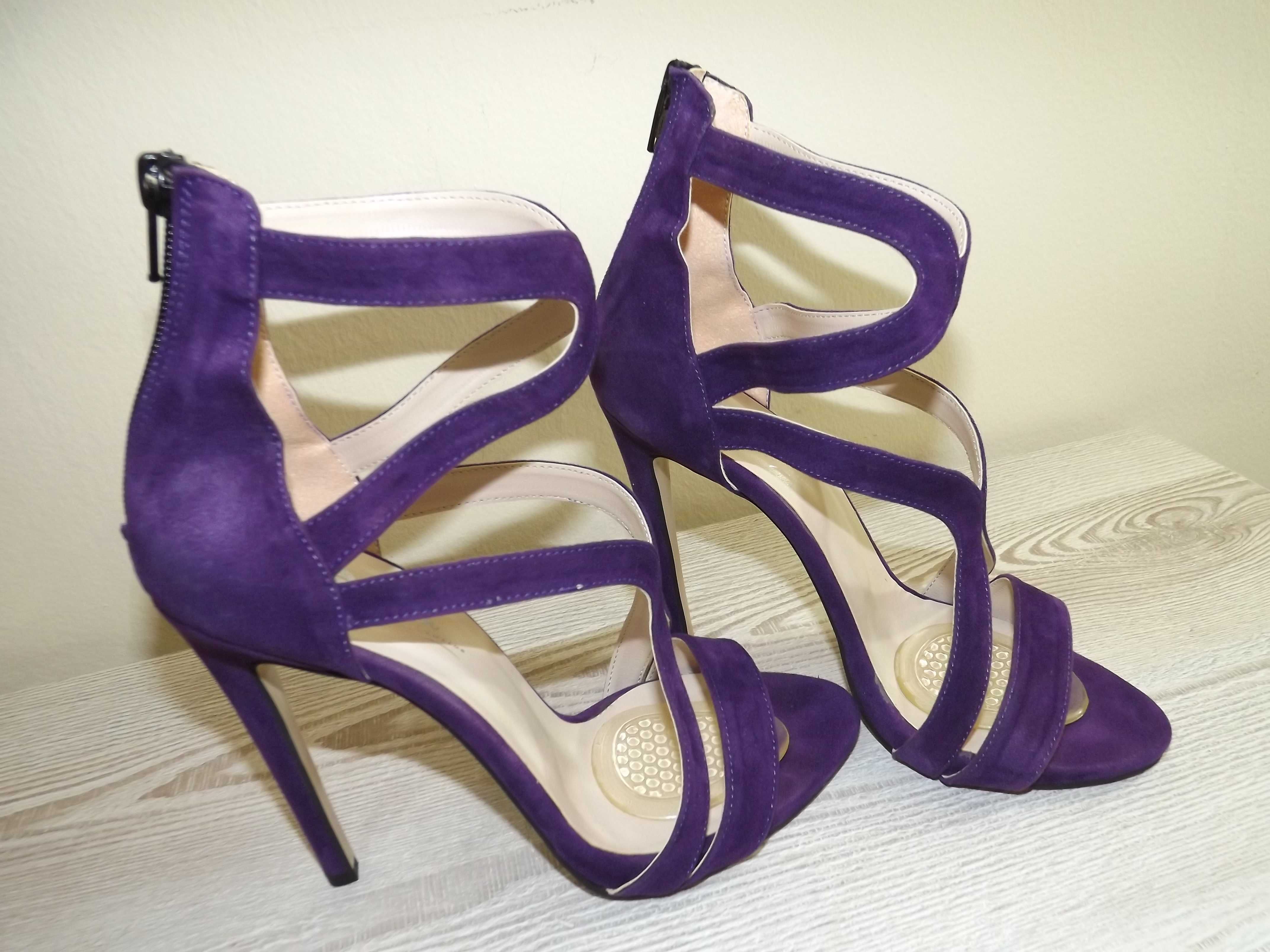 Sandale violet cu toc