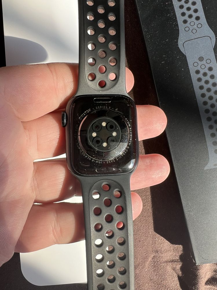 Apple Watch 7 Nike edition