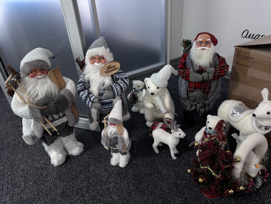 Продам дедов морозов игрушки