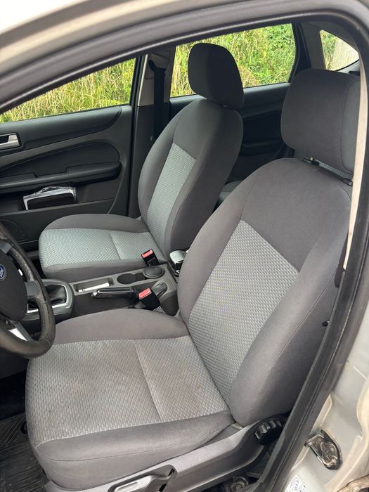 Ford focus 1.6 benzina