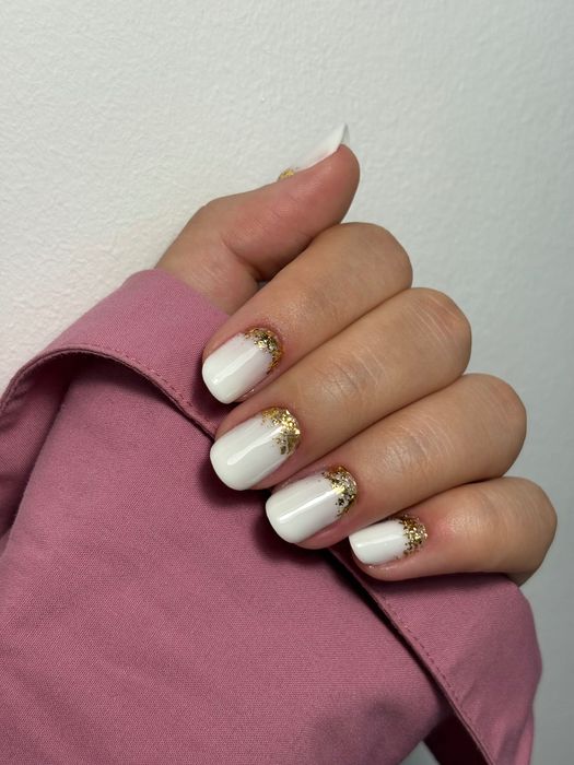 Unghii cu gel și semi