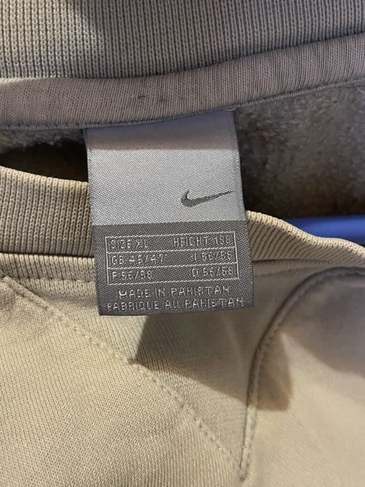 Pulover nike pretul este negociabil