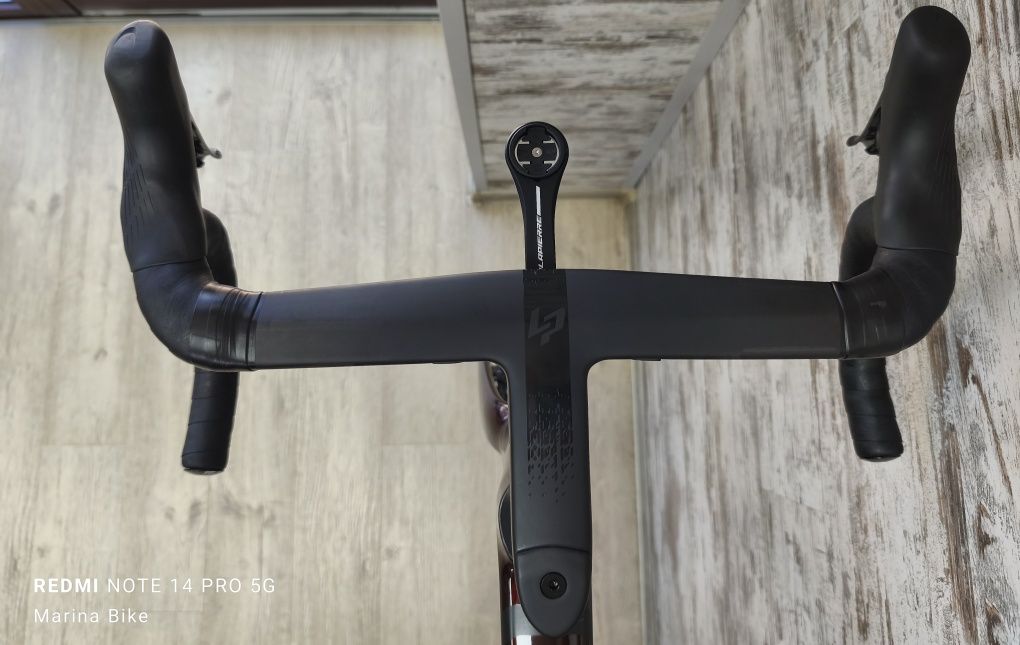 НОВ карбонов шосеен велосипед без капли Lapierre Xelius SL Ultegra Di2
