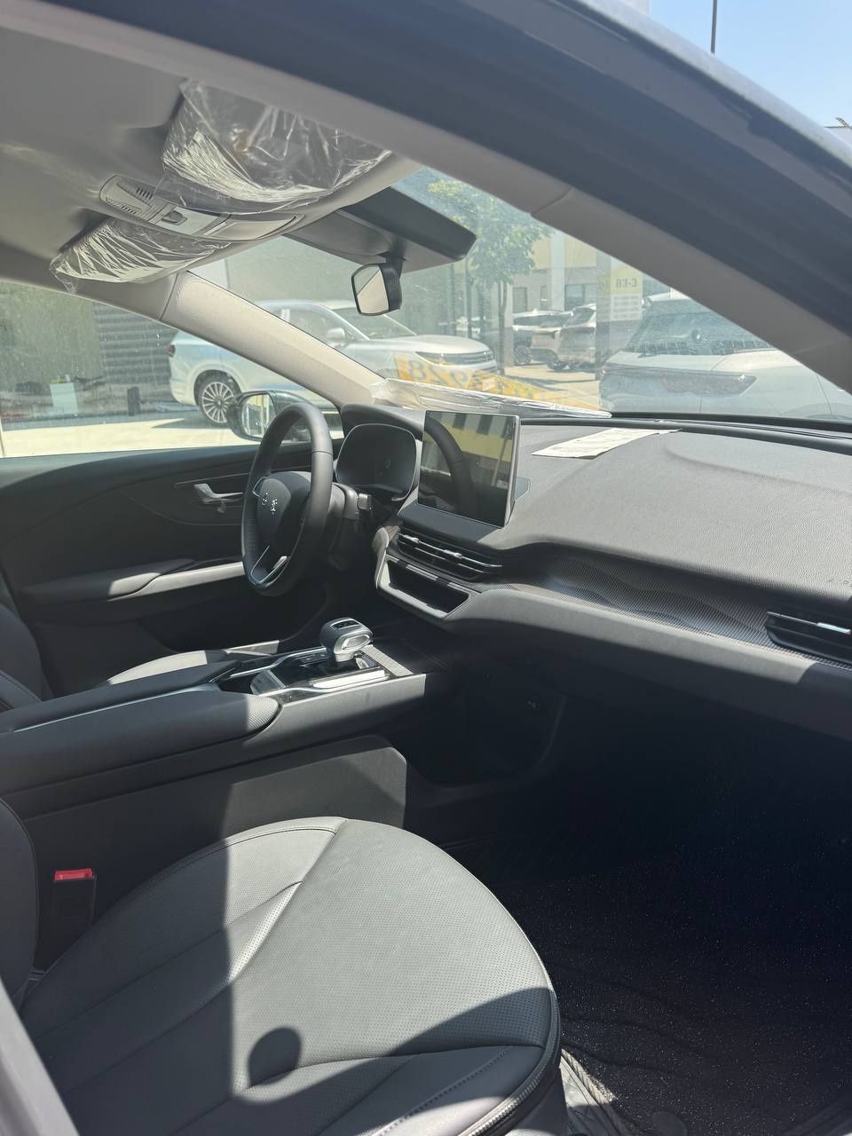 EQ-M5 HOONGQI Sotiladi