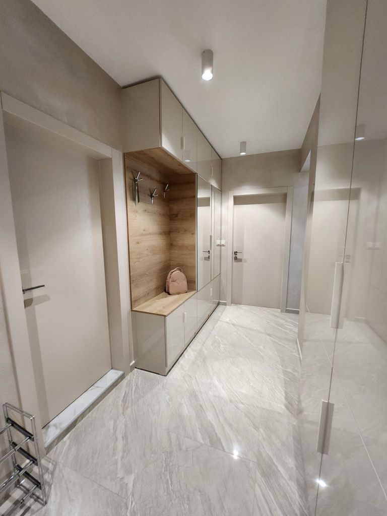 Дава се под наем Тристаен апартамент в Варна, Бриз - 93 кв.м за 2000 € - Снимка #13