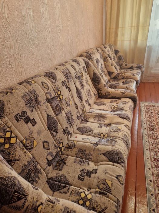 Продам диван с комплекте с двумя креслами