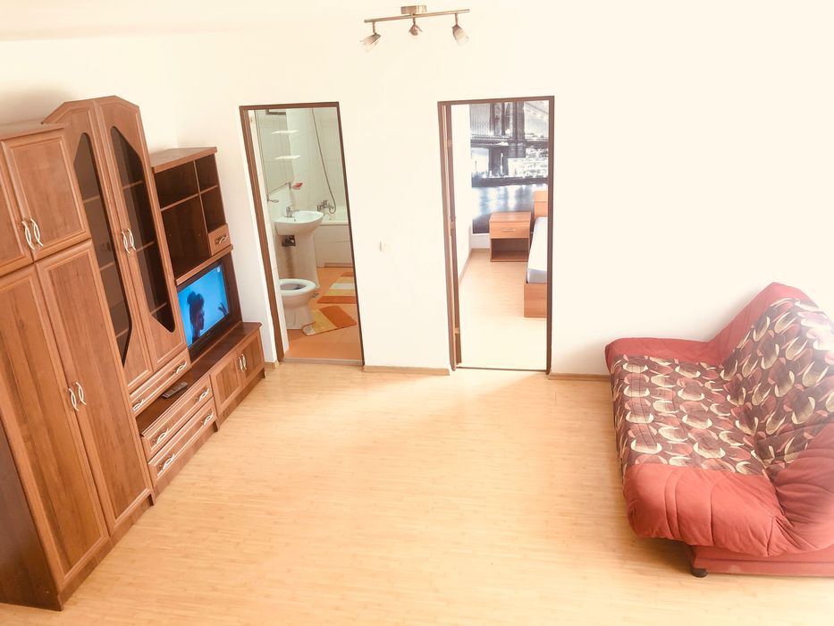 Închiriez apartament 2 camere zona Vivo