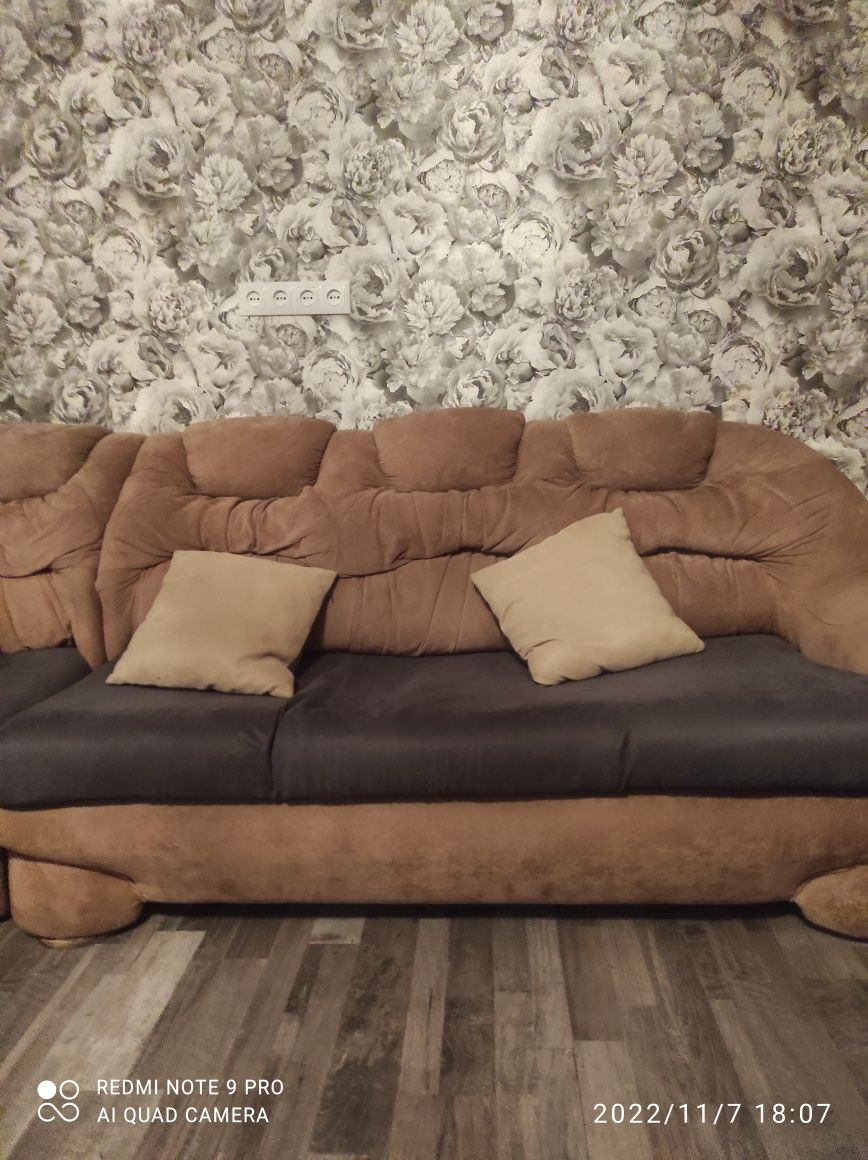 Продам диван - уголок