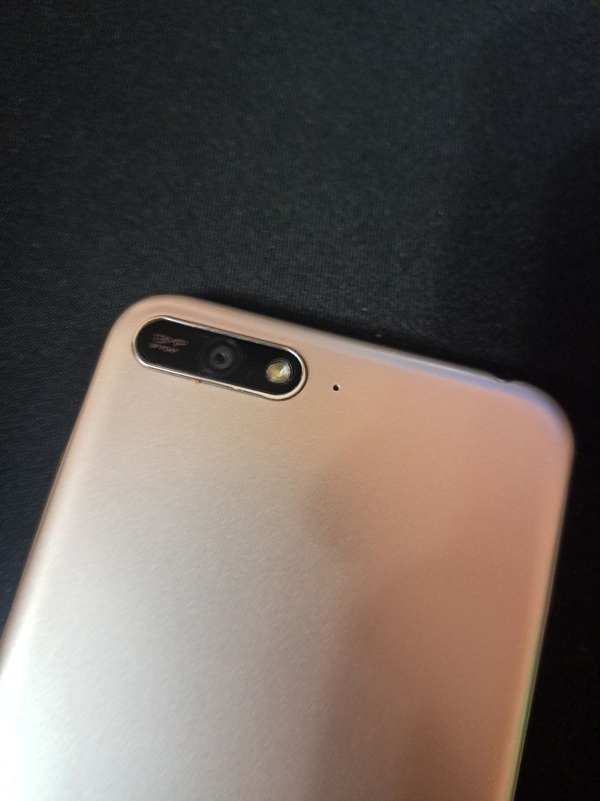 Смартфон HUAWEI Y6 Като нов