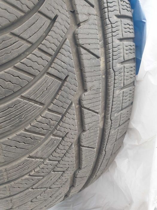 Michelin pilot alpine 225 50 18 dot2023