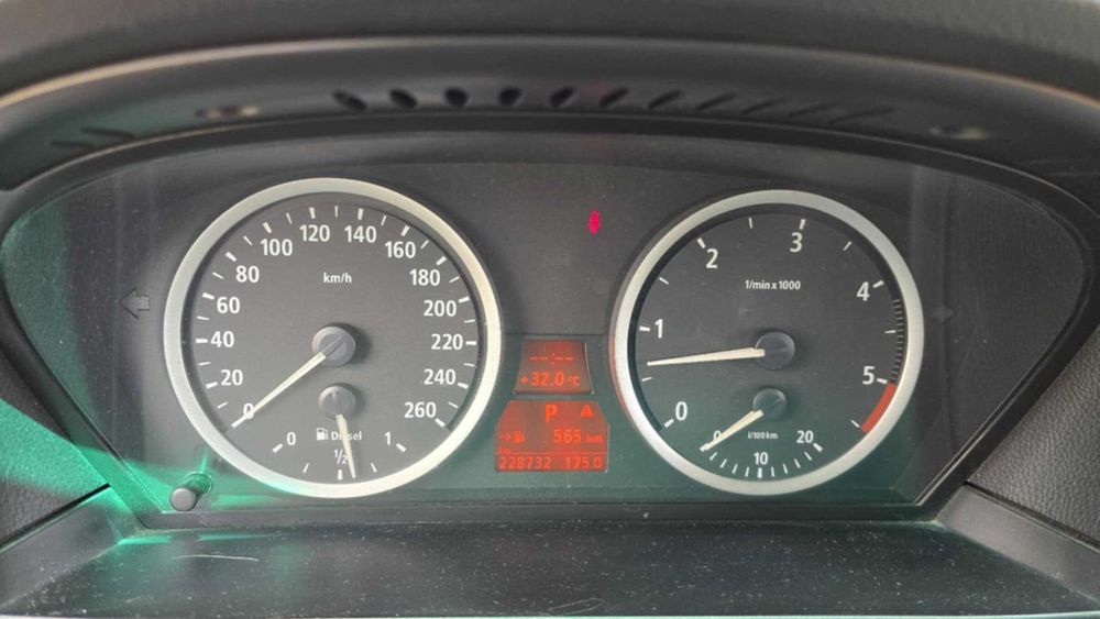 Bmw E60 525d  2004г.