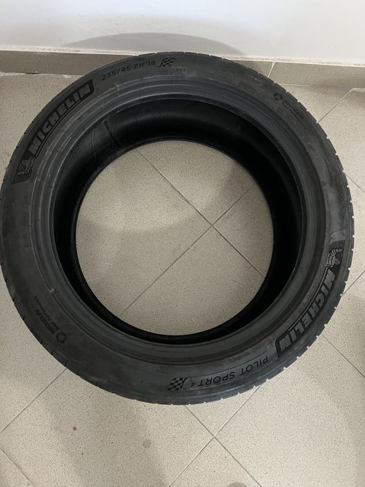 Летни гуми Мишелин Пилот спорт 4 235/45/18