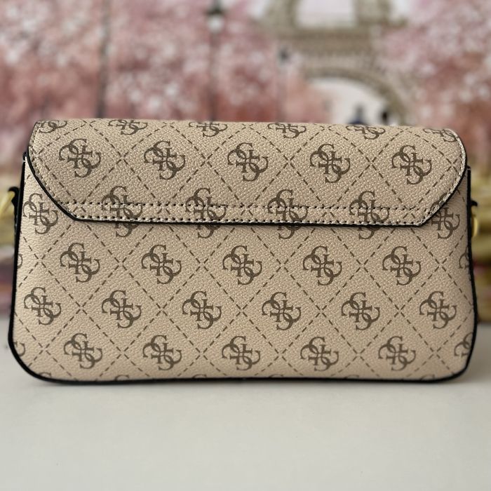 **НОВИ** Чанти Guess в 3 различни цвята с регулируеми дръжки