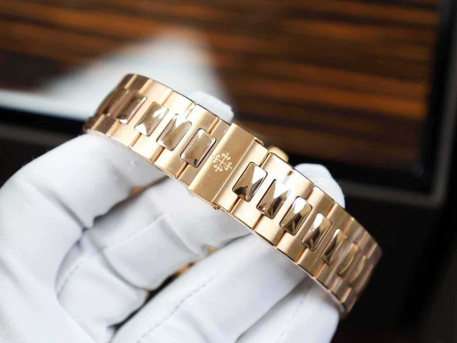 patek philippe nautilus розово злато v2