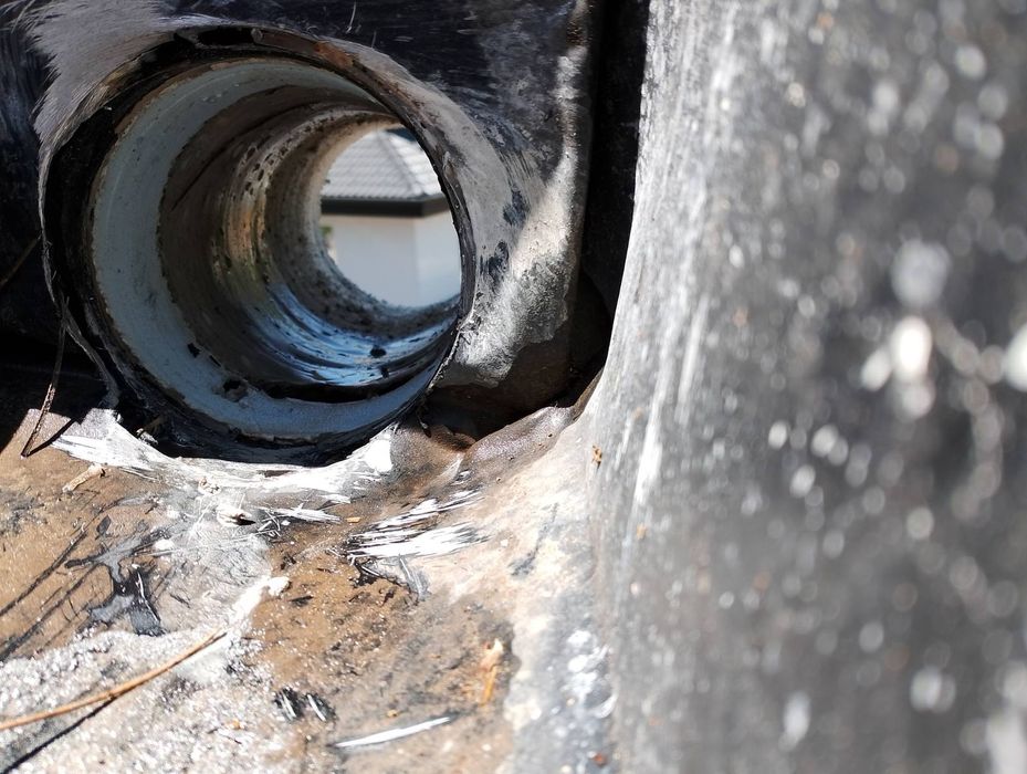 Пробиване На Отвори В Бетон И Камък.