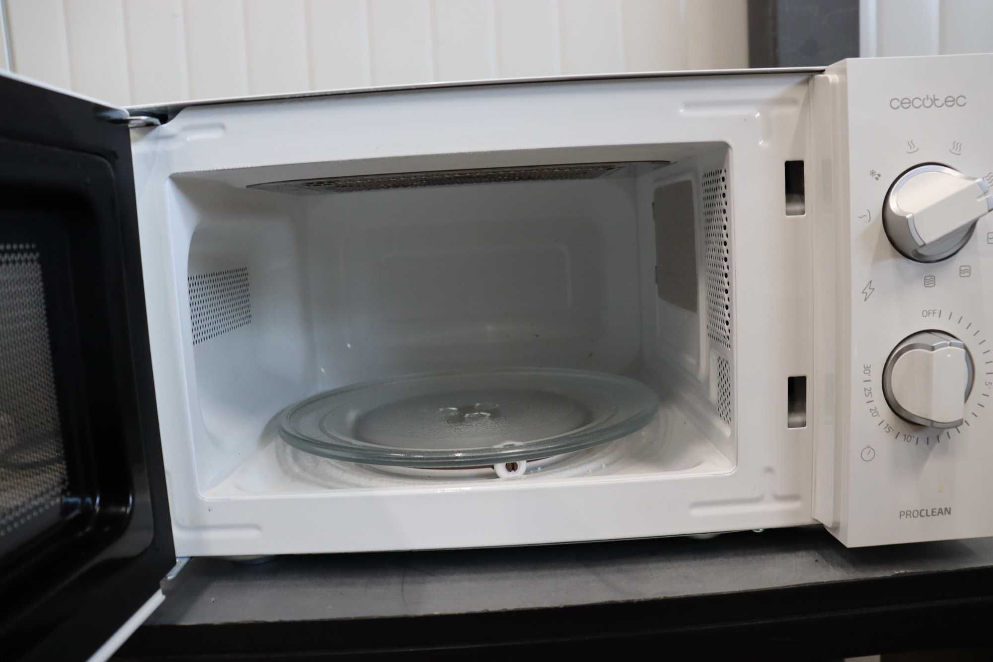 Cecotec ProClean 2110 – микровълнова с грил, 20л, 700W