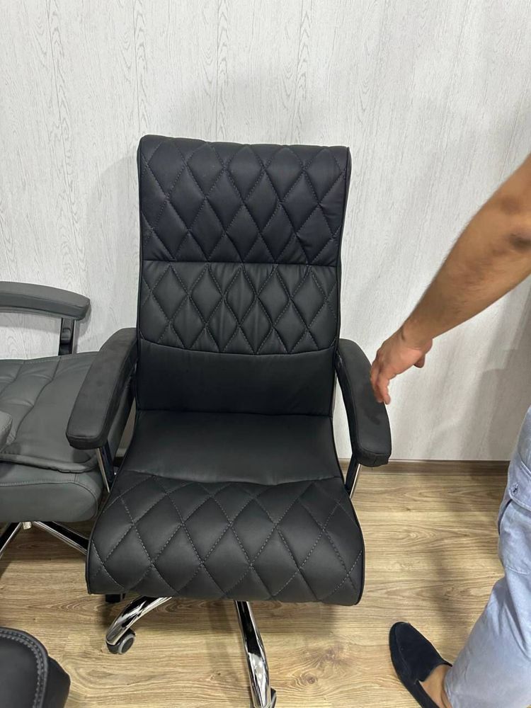 Офисный кресло из экокожы