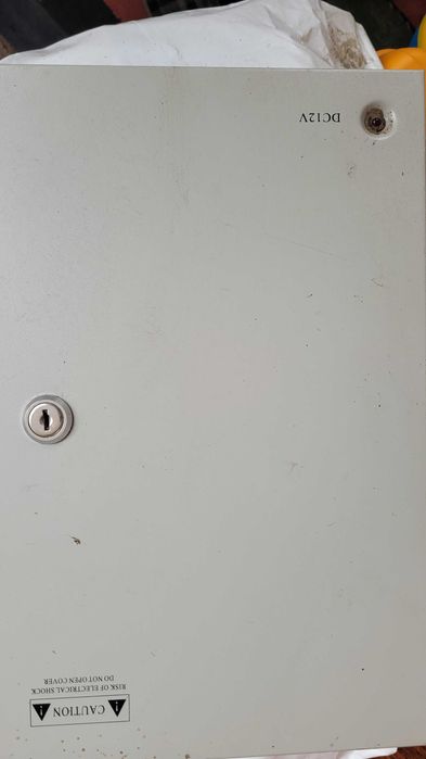 Импулсен захранващ блок, 12V/10A, 18 Изхода - захранване за камери