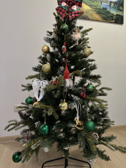 Елка искусственная