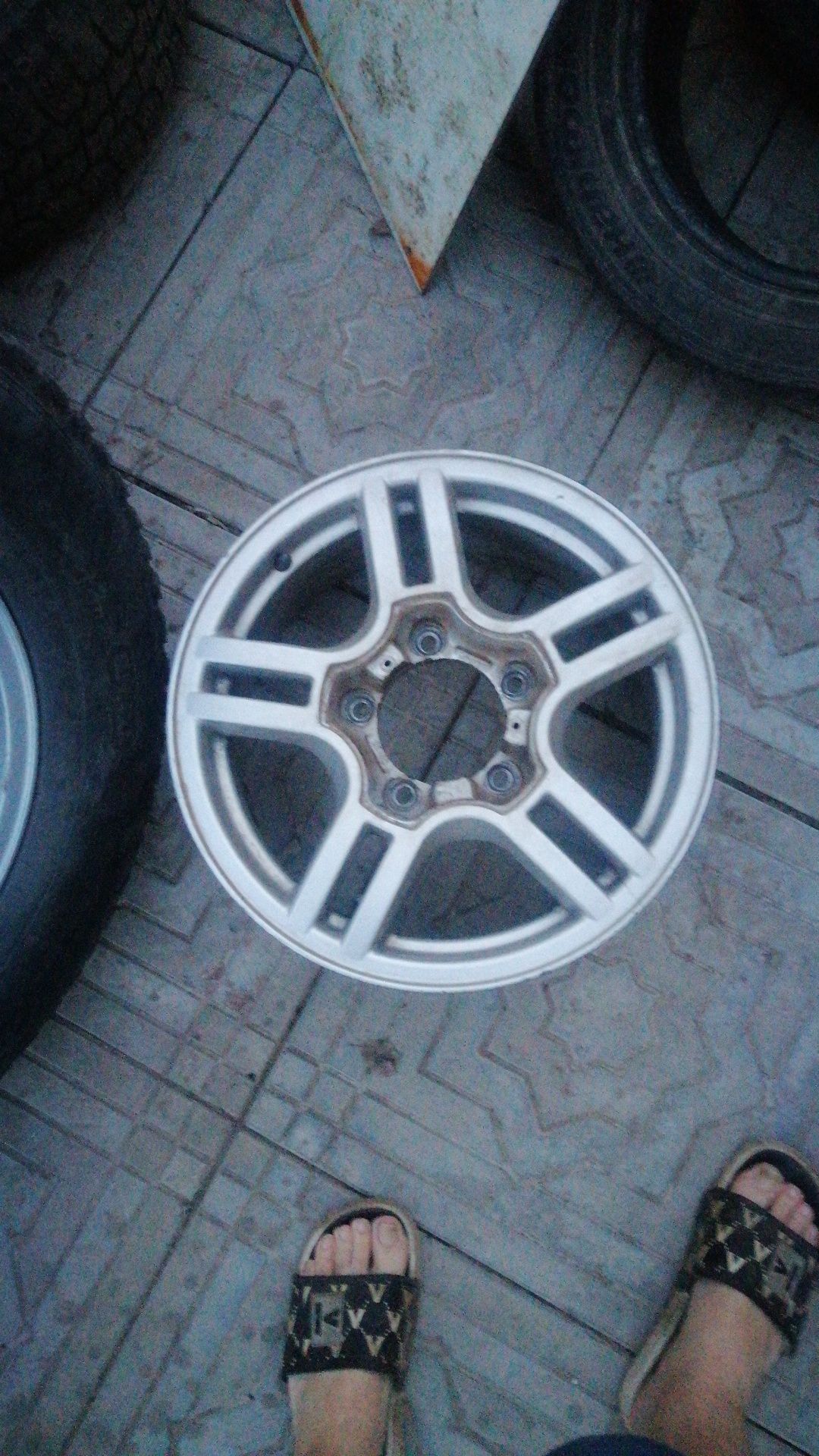 Продам диски с резиной R16 5х139,7