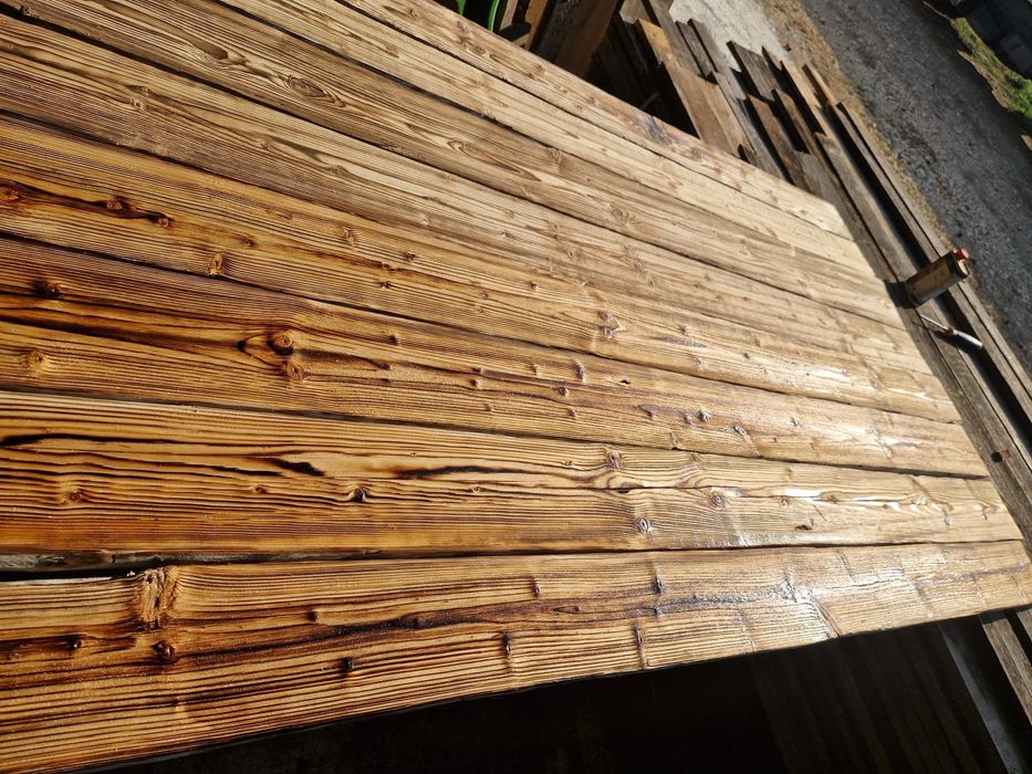 Scandura veche de brad