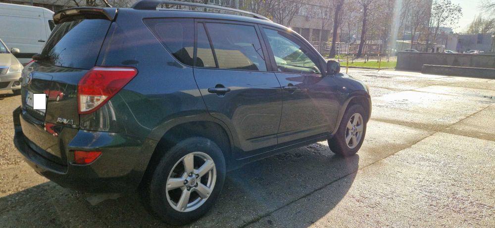 Toyota RAV4 2.2 Diesel 2009, al doilea proprietar, stare foarte bună
