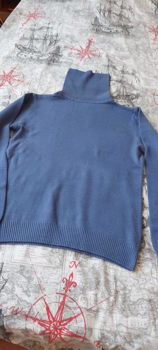 Няколко топли пуловери