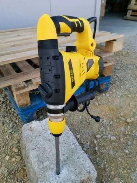 Професионален Перфоратор DeWalt 32mm 1500W