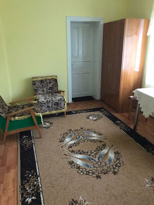 Vând casa la țară