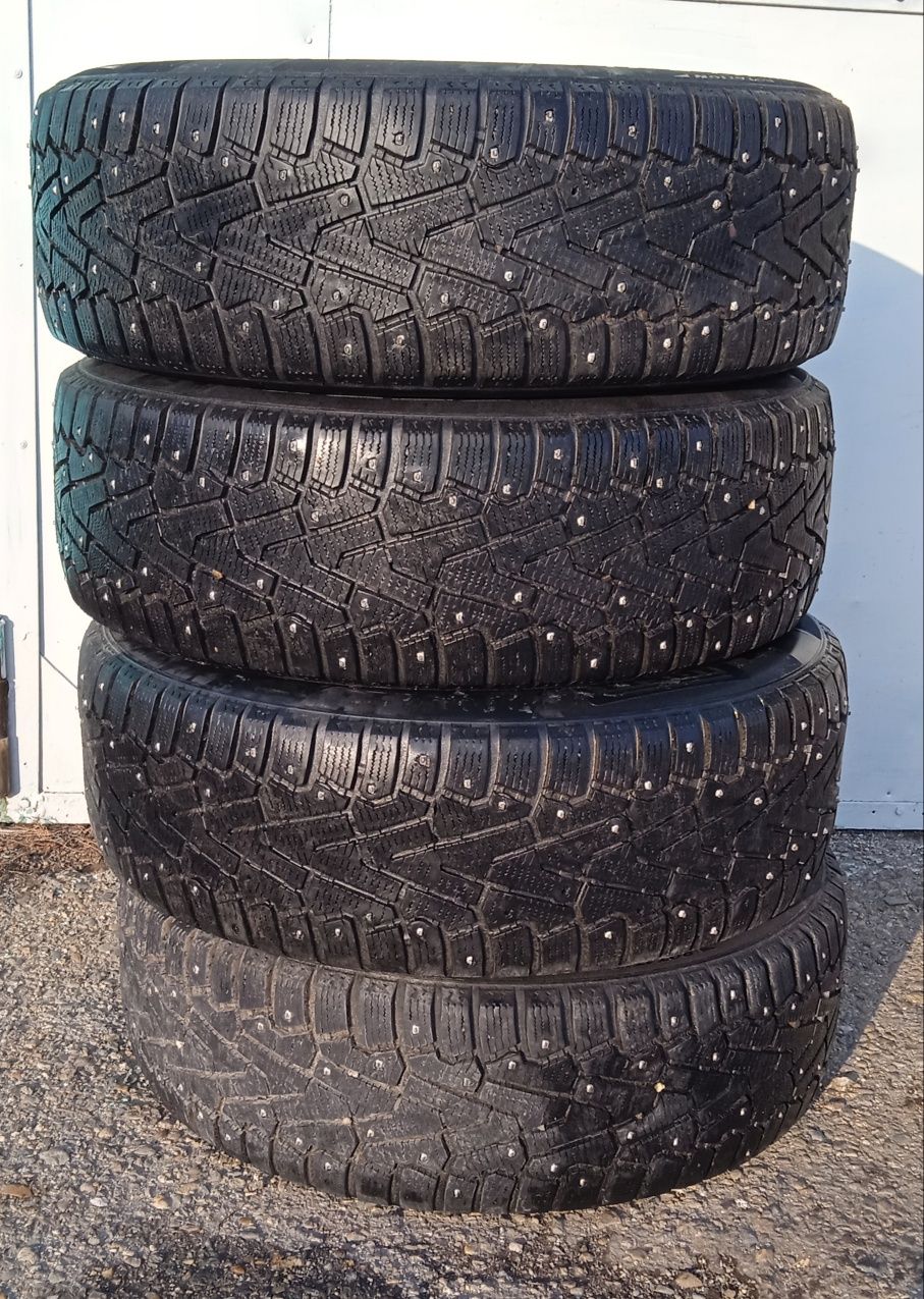 Продам зимнюю резину Pirelli ice zero