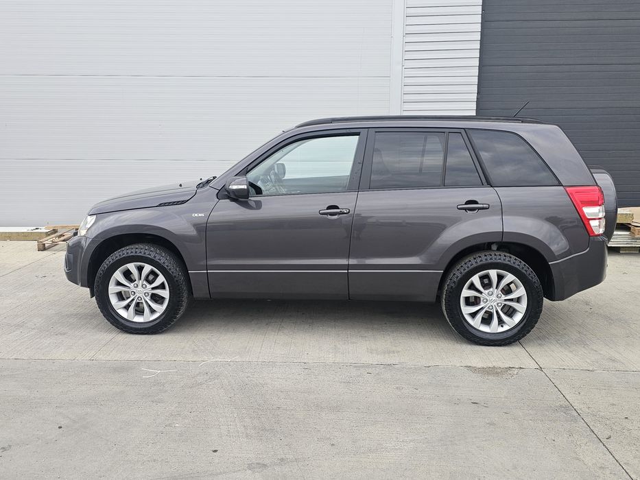 Suzuki grand vitara,1.9Diesel, 4x4, Navi, Xenon, Cârlig,Posibil Rate *