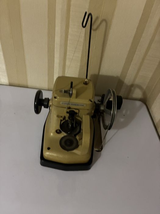 Машинка швейная скорняжная