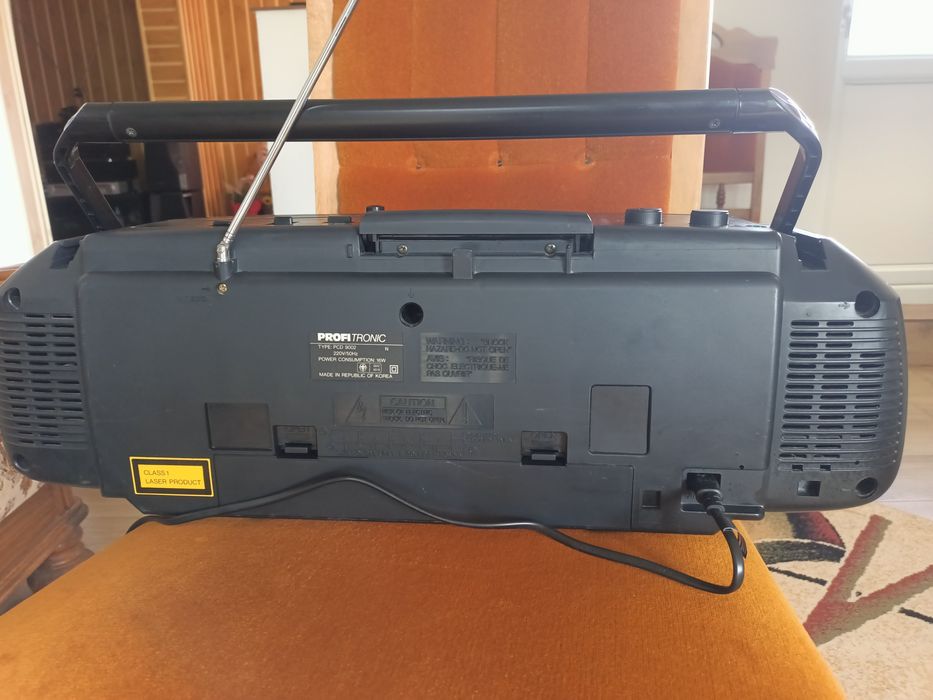 Radio casetofon cu CD