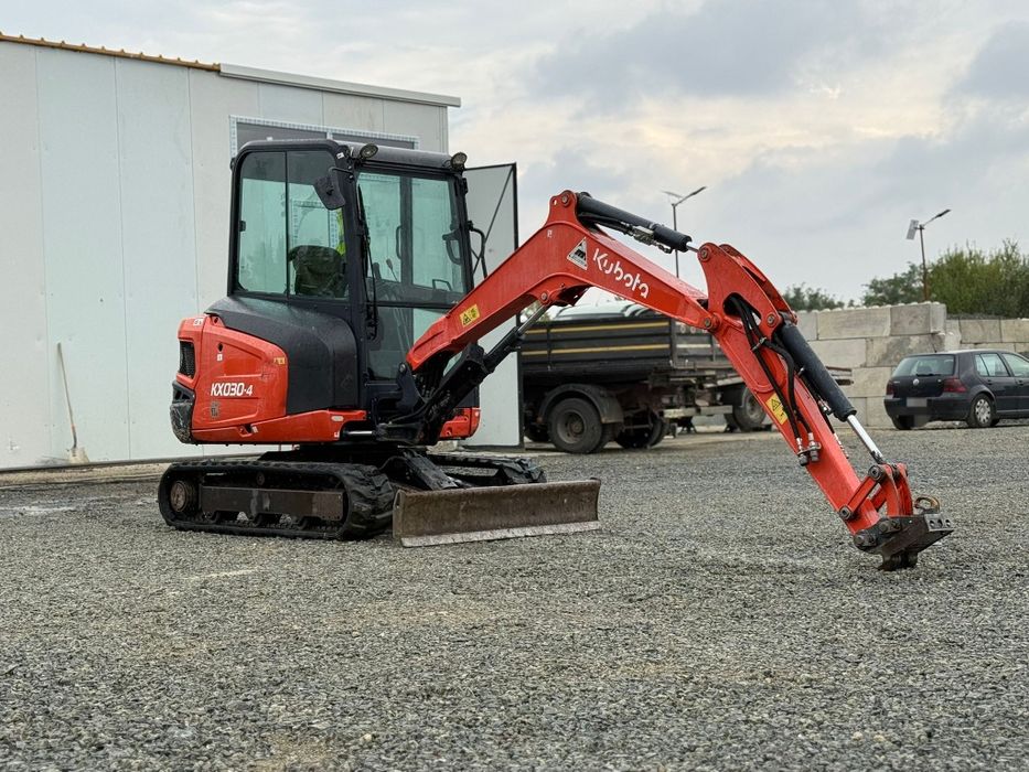 Miniexcavator KUBOTA KX030-4  mini excavator