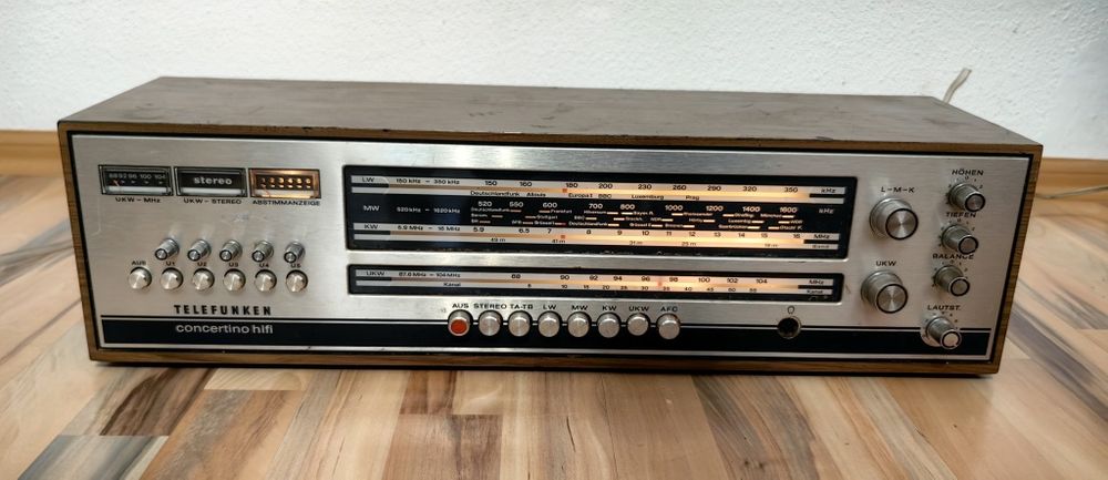 Radio vechi Telefunken Concertino HiFi 201 retro vintage de colecție