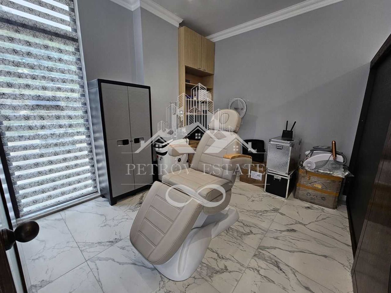 Продава се Офис в Велинград - 61 кв.м за 2010 €/кв.м - Снимка #4