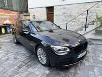 BMW 750i Facelift M Packet xDrive 4.4L V8 (cu Mod M5)