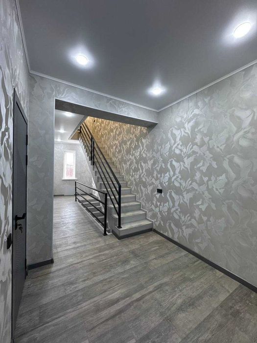 Продаётся современный таунхаус в евростиле с новым евроремонтом !