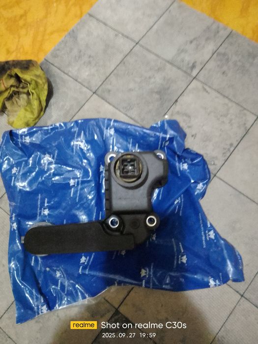 Продам запчасти разные.