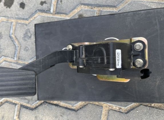 Педаль (газель) электрический