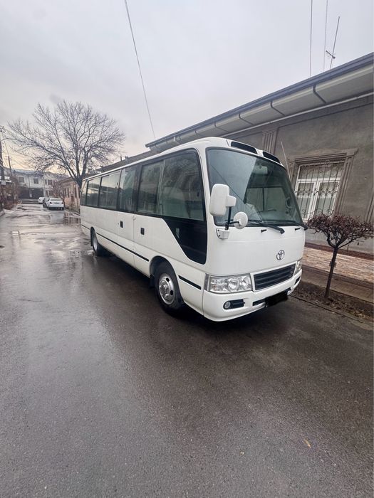Avtobus TOYOTA COASTER  2011 yil