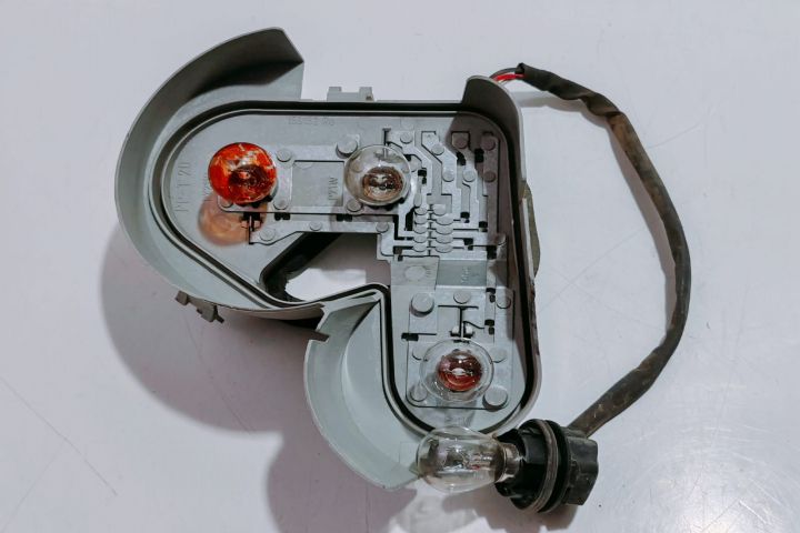 Soclu  Stop Dreapta 159152Re Renault Megane a 2-a generatie