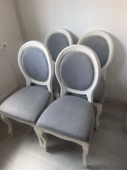 Scaune din lemn masiv