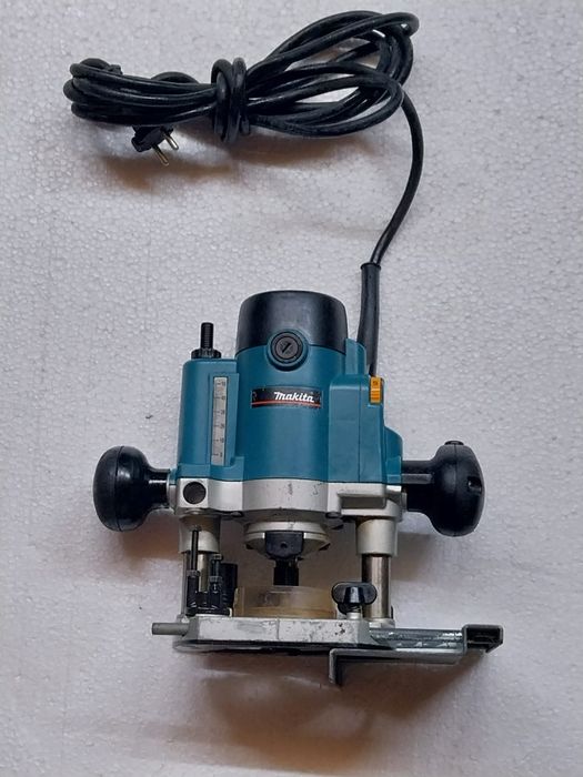 Freza de lemn MAKITA  RP  11110 C , made japan  de 1100 w