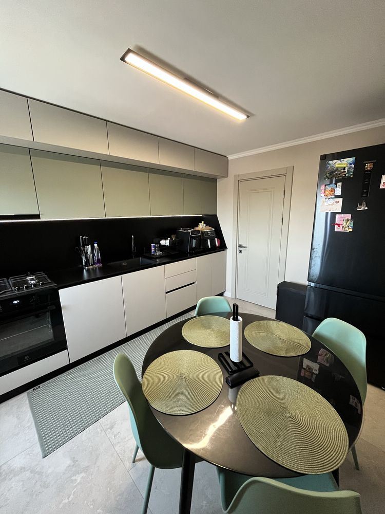 Vand apartament 3 camere