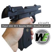 Pistol  Beretta M9A1 marca W E  CO2  BlowBack airsoft