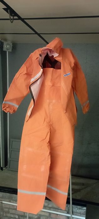 Водонепроницаемый костюм