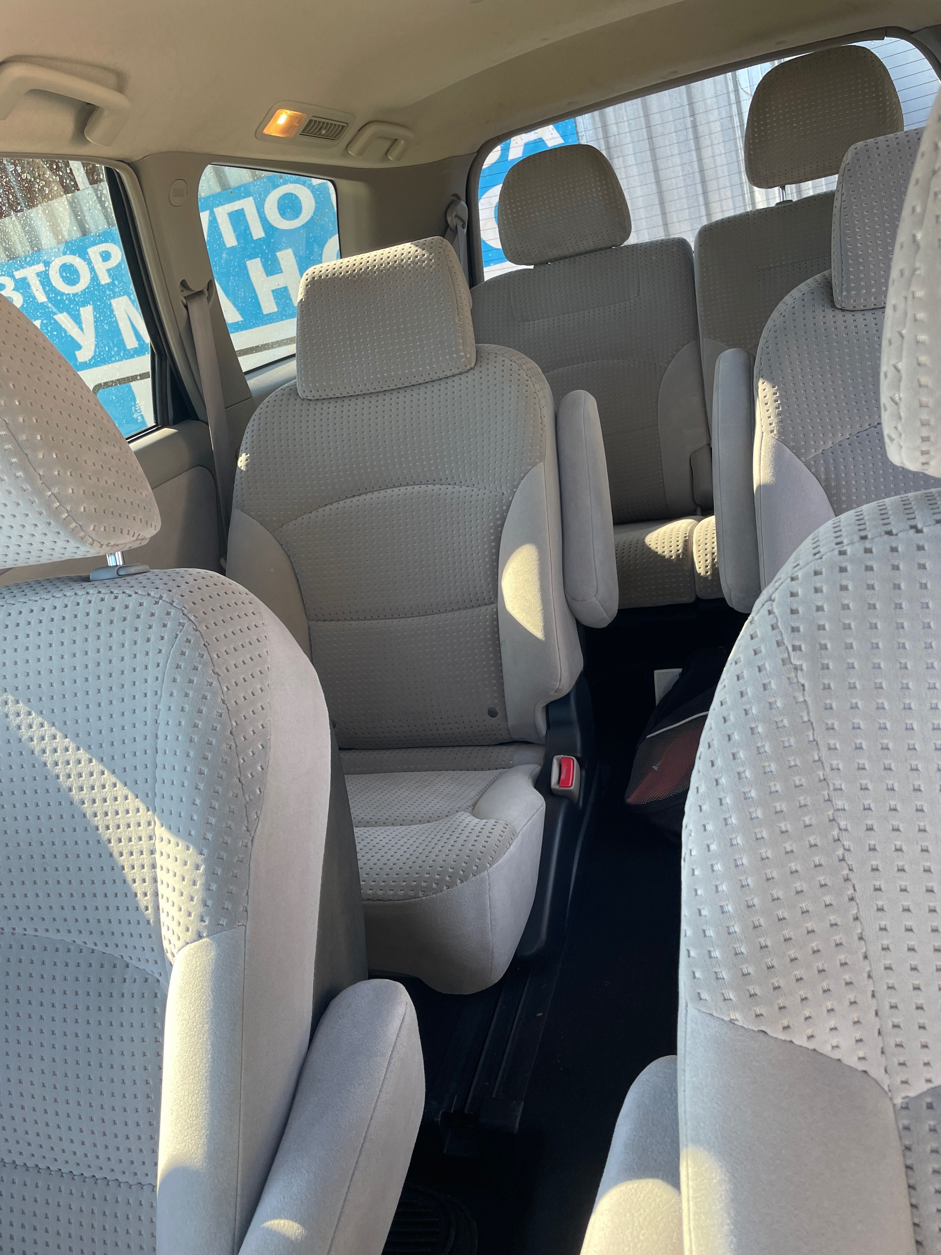 Mitsubishi Grandis 2.4 MIVEC, 165 кс., автоматик, 6 местен, 2 ключа